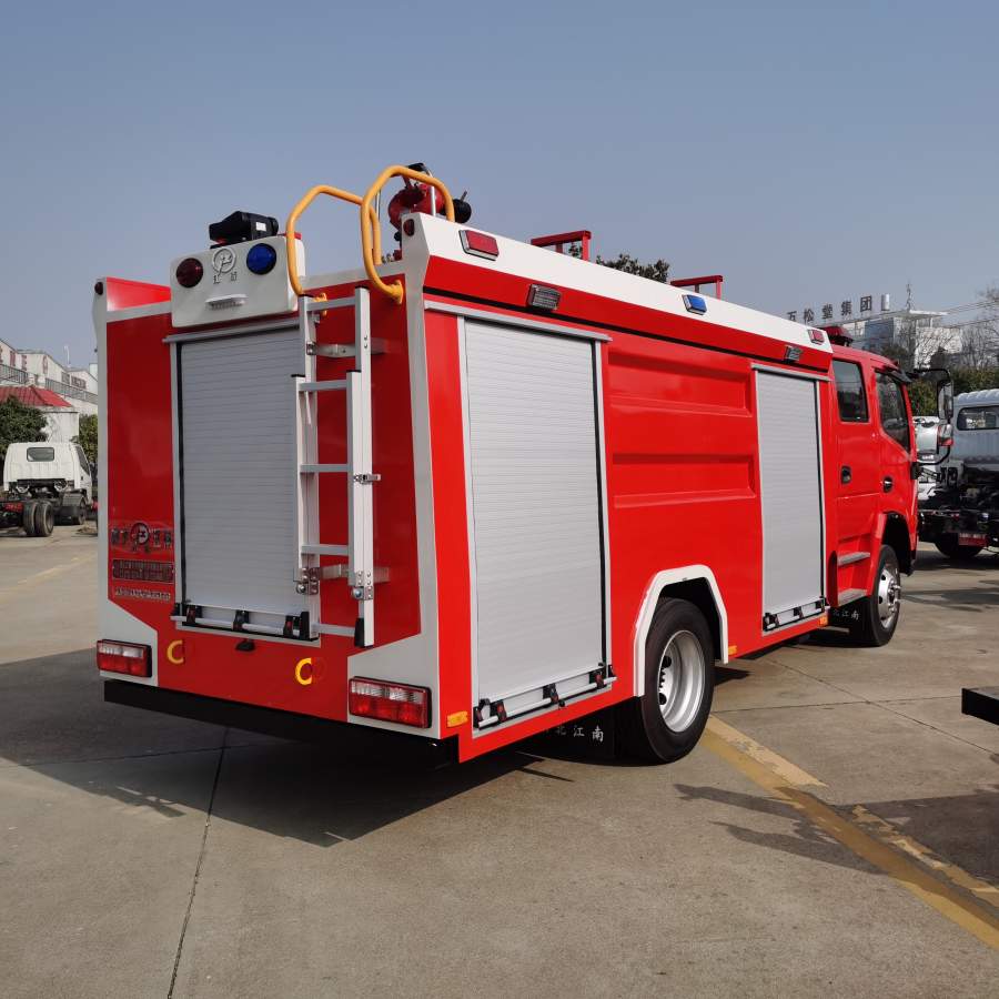 東風(fēng)5噸水罐消防車