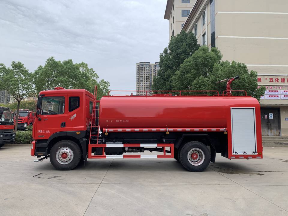 13噸東風(fēng)D9消防灑水車
